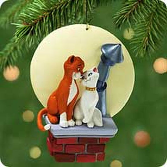 Aunt Krismas 'Thomas O'Malley and Duchess Disney's The Aristocats' ornament by Kristina Kline. Year: 2001 - N/A series #0. 'Mint In Box' condition.