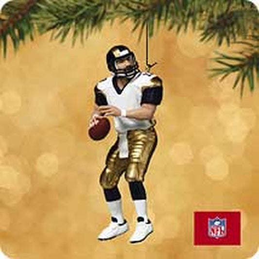 Aunt Krismas 'Kurt Warner ' ornament by Dill Rhodus. Year: 2002 - Football Legends series #8. 'Mint In Box' condition.