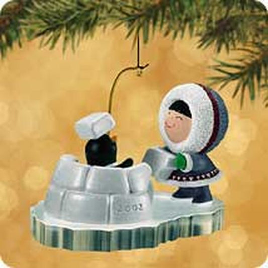 Aunt Krismas 'Igloo' ornament by Ed Seale. Year: 2002 - Frosty Friends series #23. 'Mint In Box' condition.