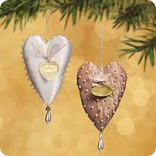 Aunt Krismas 'Mother/Daughter Hearts' ornament by Hallmark. Year: 2002 - N/A series #0. 'Mint In Box' condition.