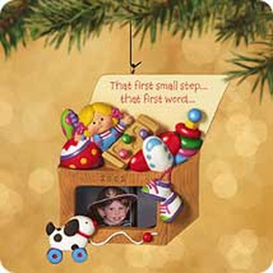Aunt Krismas 'Toddler - Photo Holder' ornament by Nina Aube. Year: 2002 - N/A series #0. 'No Box' condition.