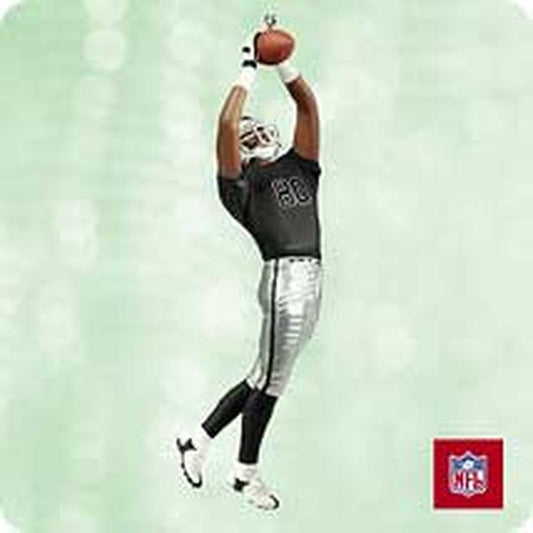 Aunt Krismas 'Jerry Rice – Oakland Raiders' ornament by Dill Rhodus. Year: 2003 - Football Legends series #0. 'Mint In Box' condition.