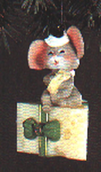 Aunt Krismas 'Mouse On Cheese' ornament by Linda Sickman. Year: 1983 - N/A series #0. 'Mint In Box' condition.