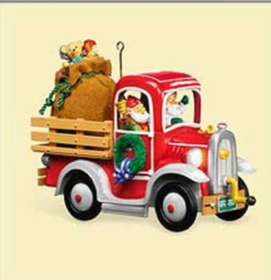 Aunt Krismas 'Happy Haulers' ornament by Ken Crow. Year: 2006 - N/A series #0. 'Mint In Box' condition.