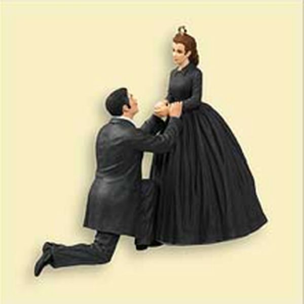 Aunt Krismas 'Scarlett O’Hara and Rhett Butler' ornament by Hallmark. Year: 2006 - Gone with the Wind  series #0. 'Mint In Box' condition.