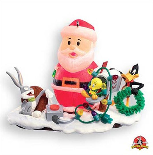 Aunt Krismas 'Deck the Yard!' ornament by Lane Feuer. Year: 2007 - Looney Tunes  series #0. 'Mint In Box' condition.