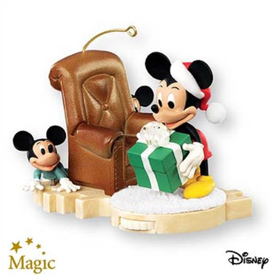 Aunt Krismas 'Hide 'n' Peek' ornament by Lane Feuer. Year: 2007 - Mickey Mouse & Friends  series #0. 'Mint In Box' condition.
