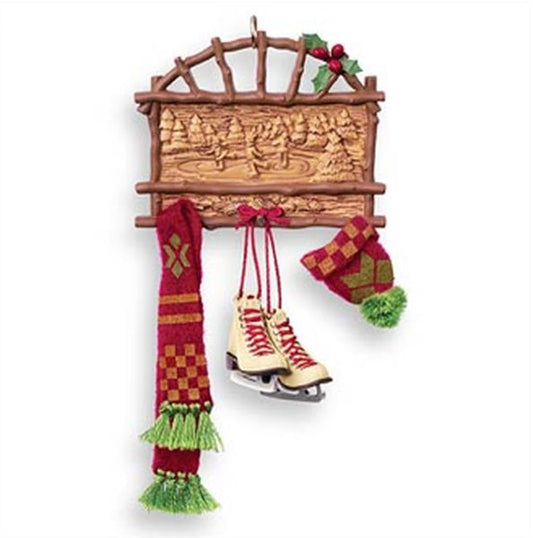 Aunt Krismas 'Time to Skate' ornament by Terri Steiger. Year: 2007 - N/A series #0. 'Mint In Box' condition.