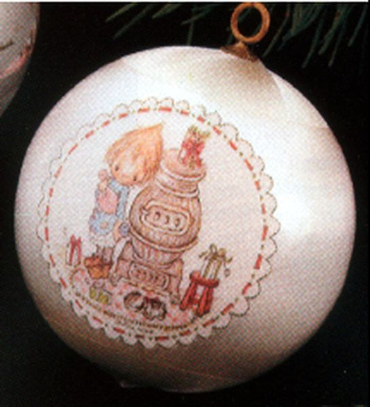 Aunt Krismas 'Betsey Clark' ornament by Hallmark. Year: 1976 - N/A series #0. 'No Box' condition.