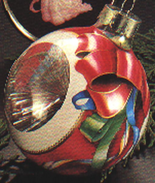 Aunt Krismas 'Holiday Starburst' ornament by Hallmark. Year: 1984 - N/A series #0. 'No Price Tag' condition.