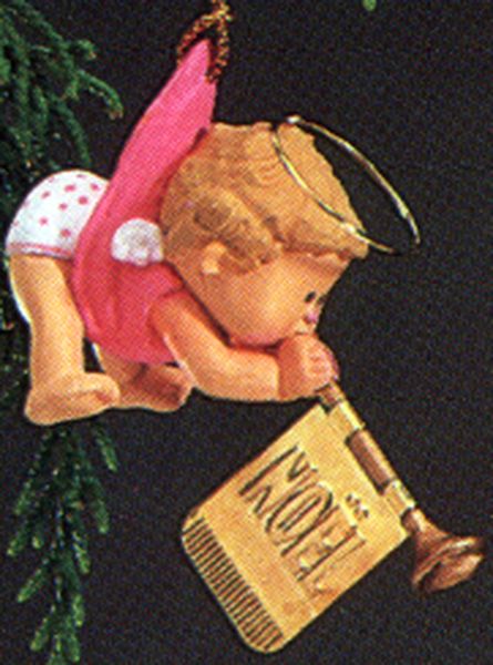 Aunt Krismas 'Musical Angel' ornament by Donna Lee. Year: 1984 - Donna Lee Angels  series #0. 'Mint In Box' condition.