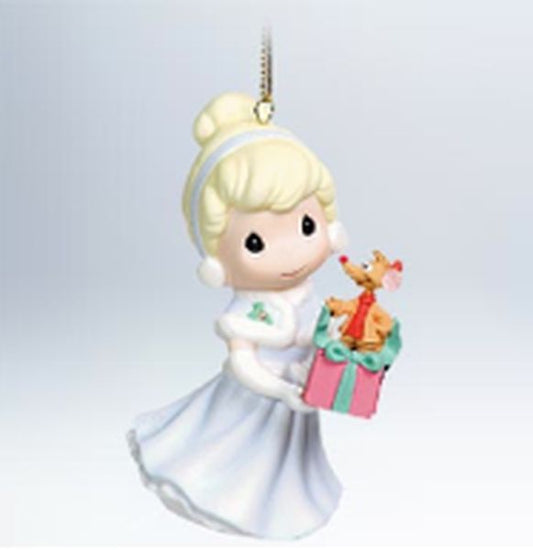 Aunt Krismas 'Cinderella Walt Disney's Cinderella' ornament by Tom Best. Year: 2011 - N/A series #0. 'Mint In Box' condition.