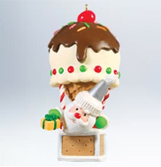 Aunt Krismas 'Hot Air Balloon' ornament by Tammy Haddix. Year: 2011 - Santa's Sweet Ride series #5. 'Mint In Box' condition.