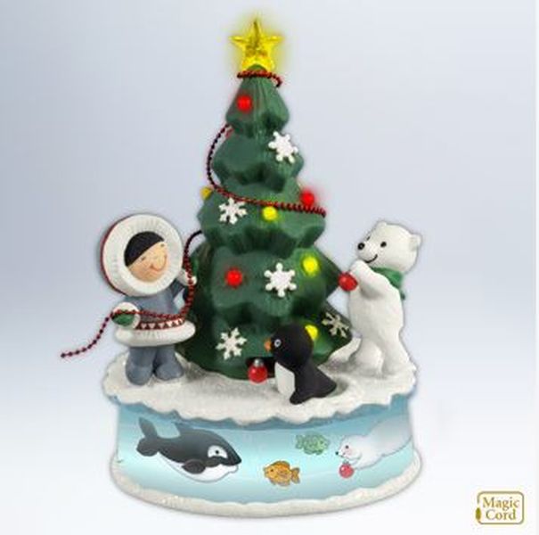 Aunt Krismas 'Trimming The Tree' ornament by Tammy Haddix. Year: 2012 - Frosty Friends  series #0. 'Mint In Box' condition.